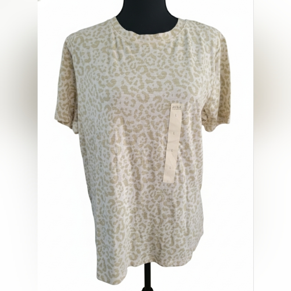 JCPenney Beige Animal Print Short Sleeve Tee